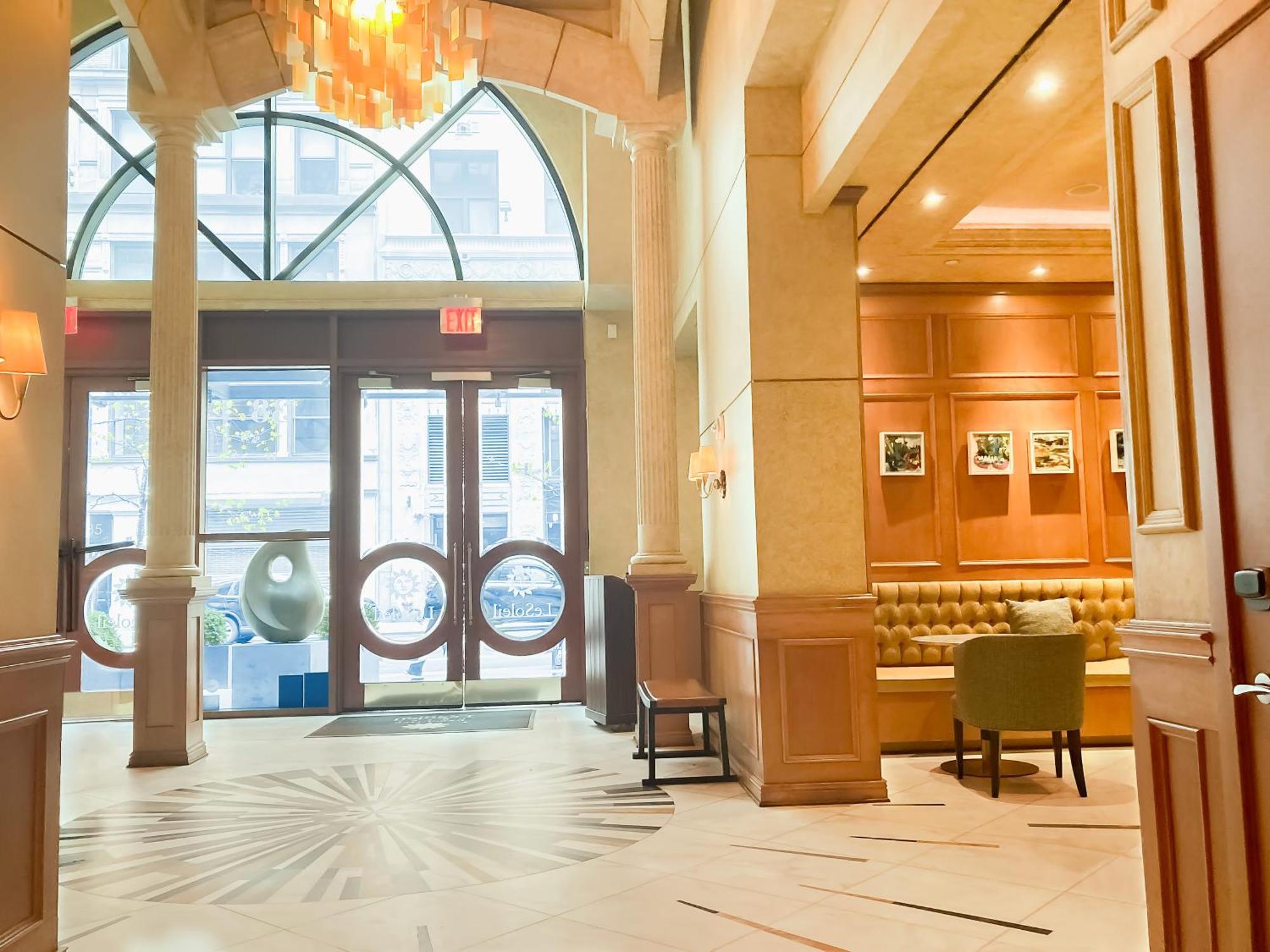 Executive Hotel Le Soleil New York Exterior photo