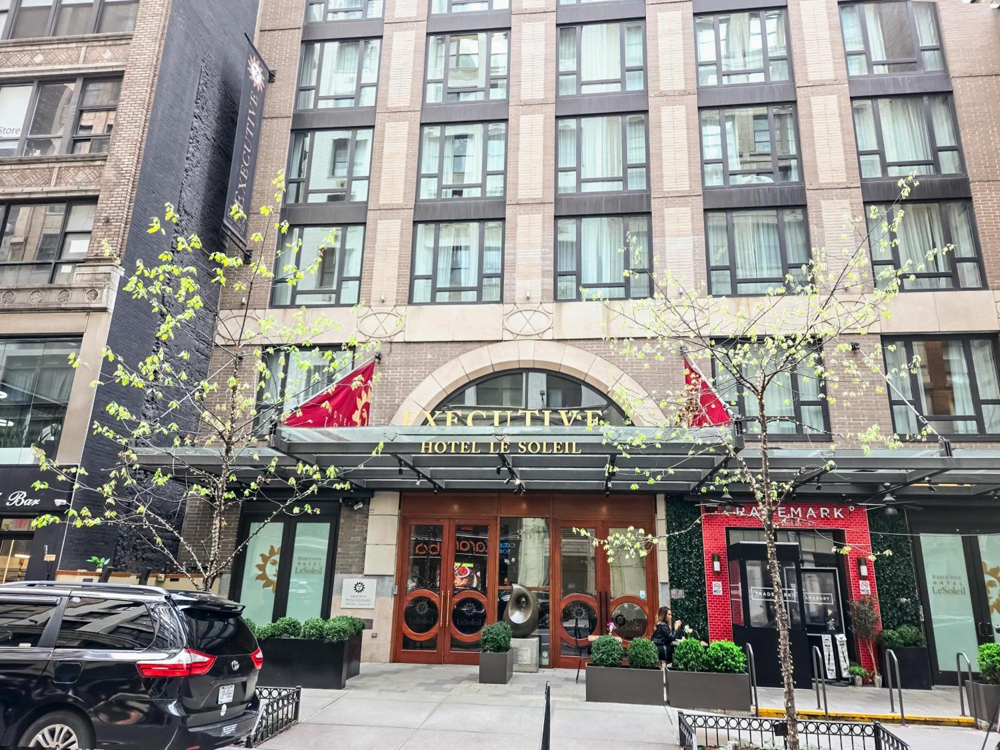 Executive Hotel Le Soleil New York Exterior photo