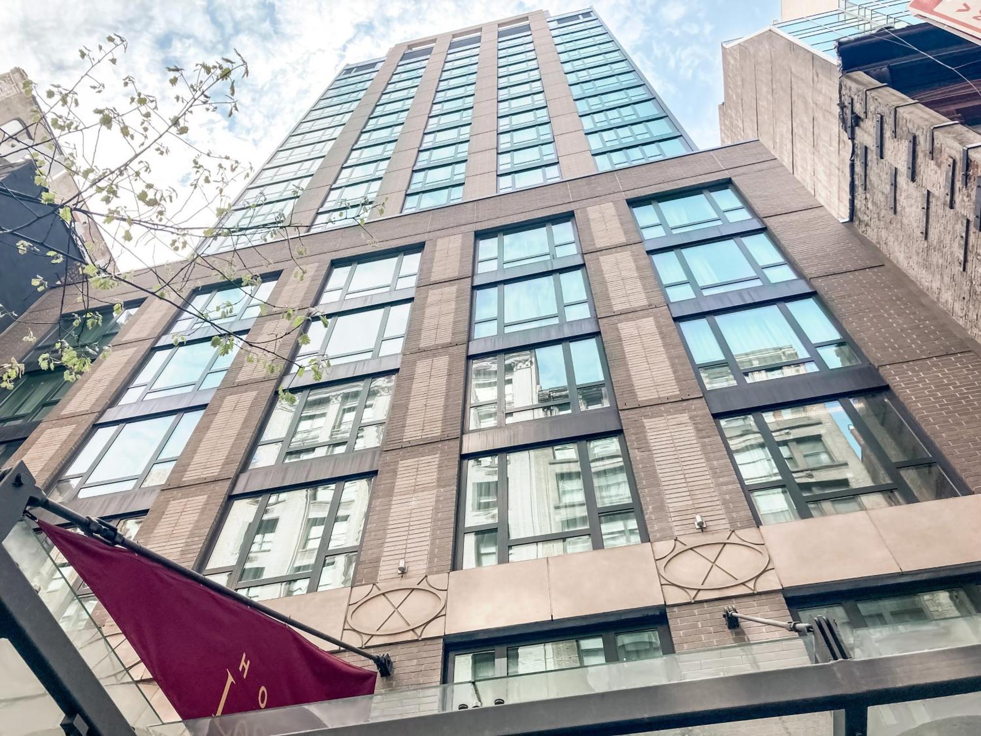 Executive Hotel Le Soleil New York Exterior photo