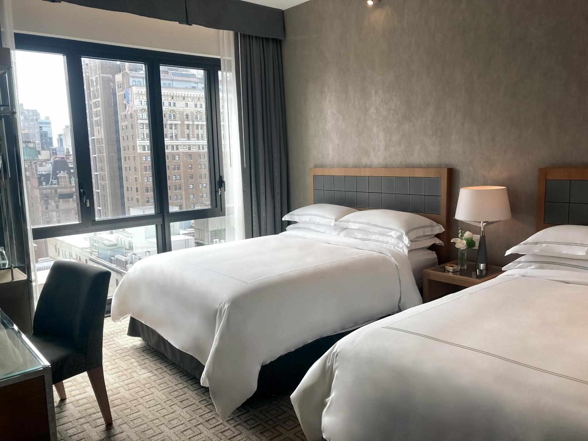 Executive Hotel Le Soleil New York Exterior photo