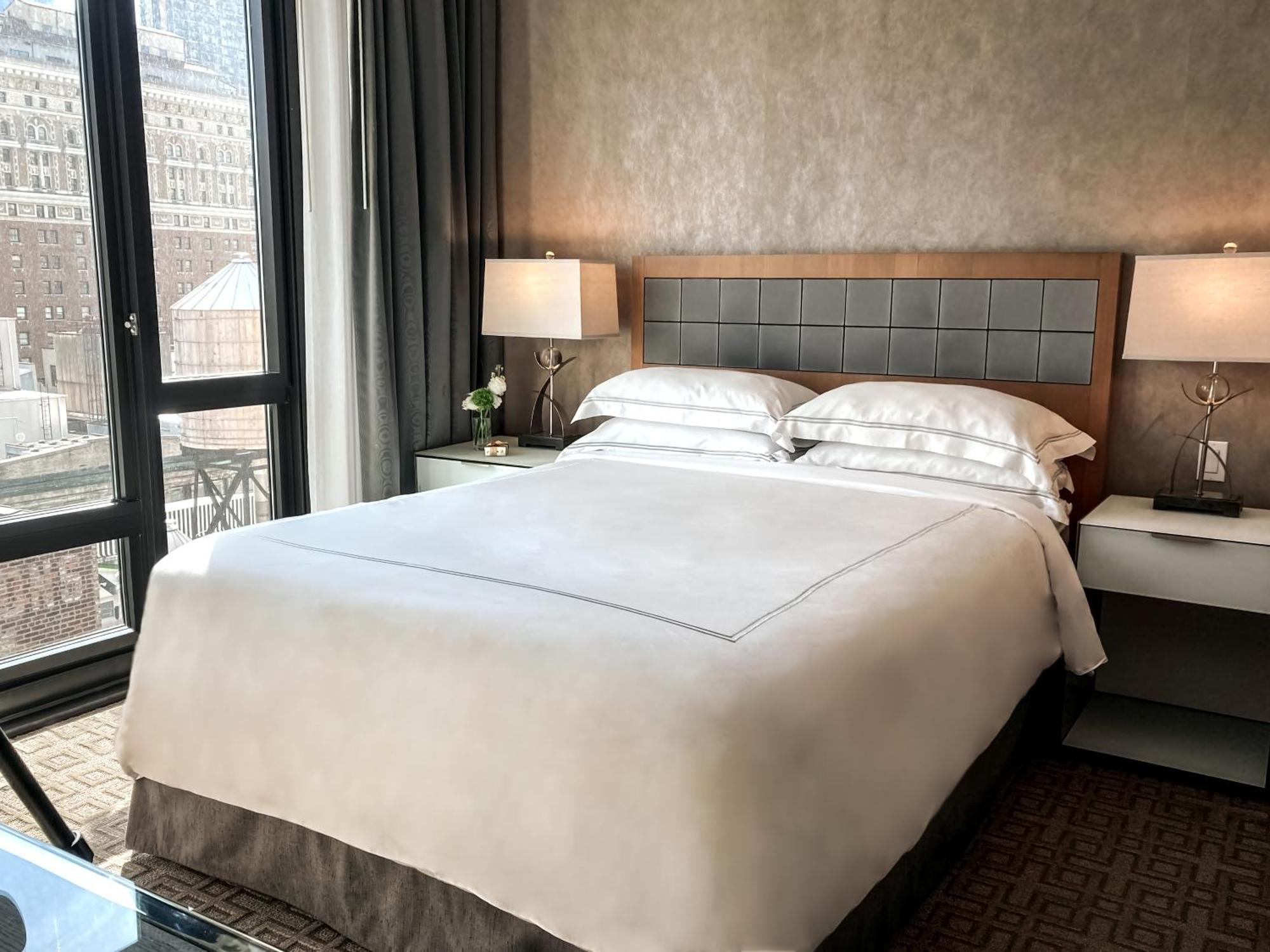 Executive Hotel Le Soleil New York Exterior photo