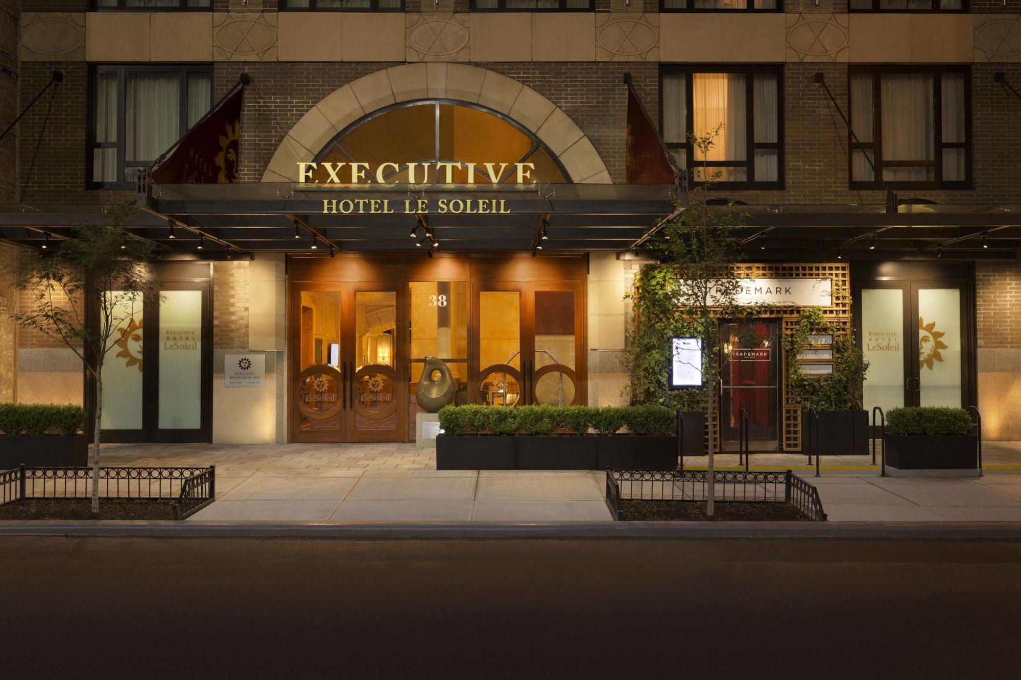 Executive Hotel Le Soleil New York Exterior photo